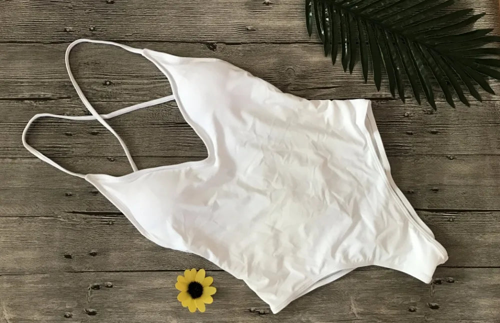 2026 V Neck Scrunch Butt Female Swimwear One Piece Swimsuit Women Backless Monokini Sexy High cut Bathing Suit Swim Bodysuit