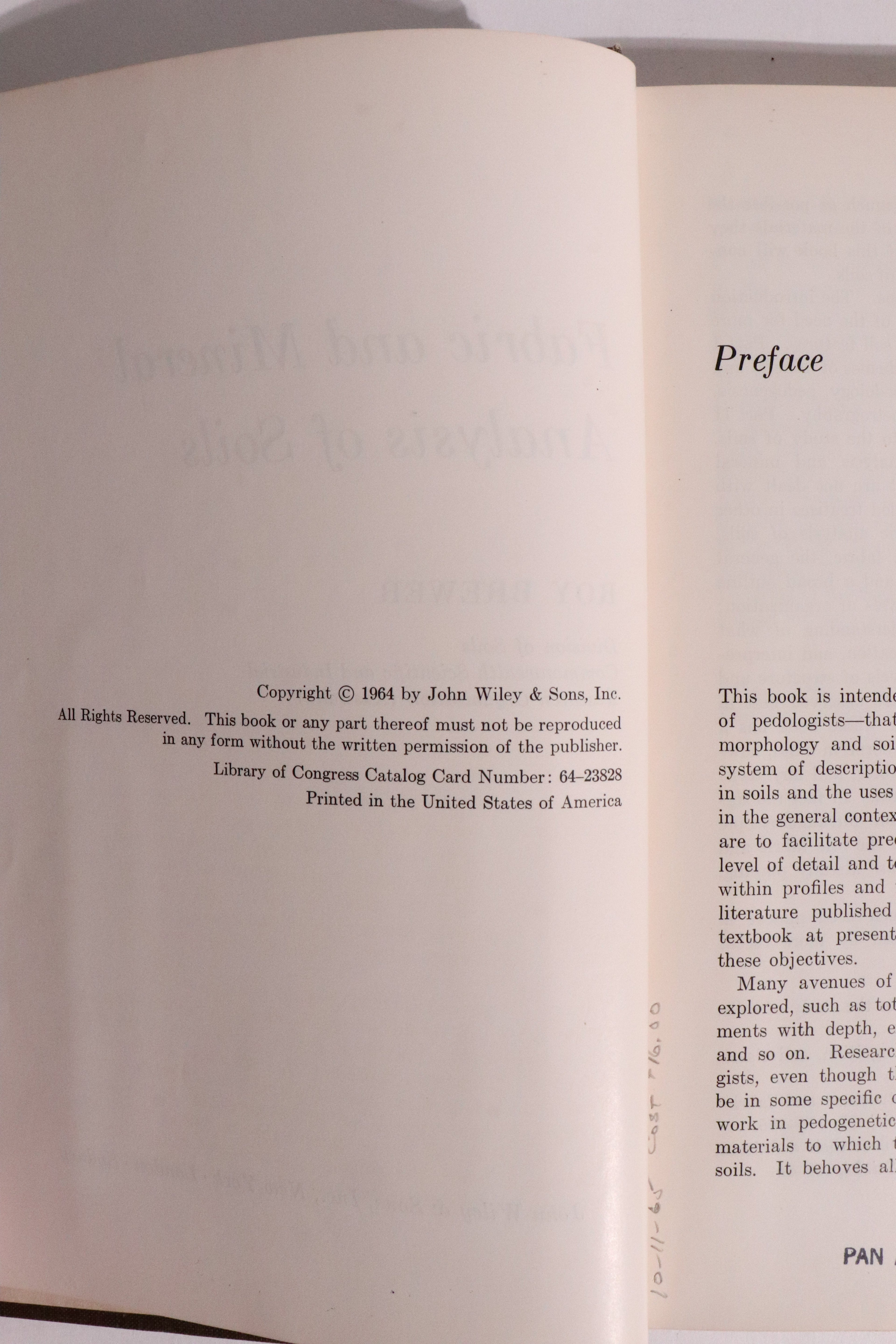 Fabric and Mineral Analysis of Soils — Roy Brewer (First Edition, 1964)