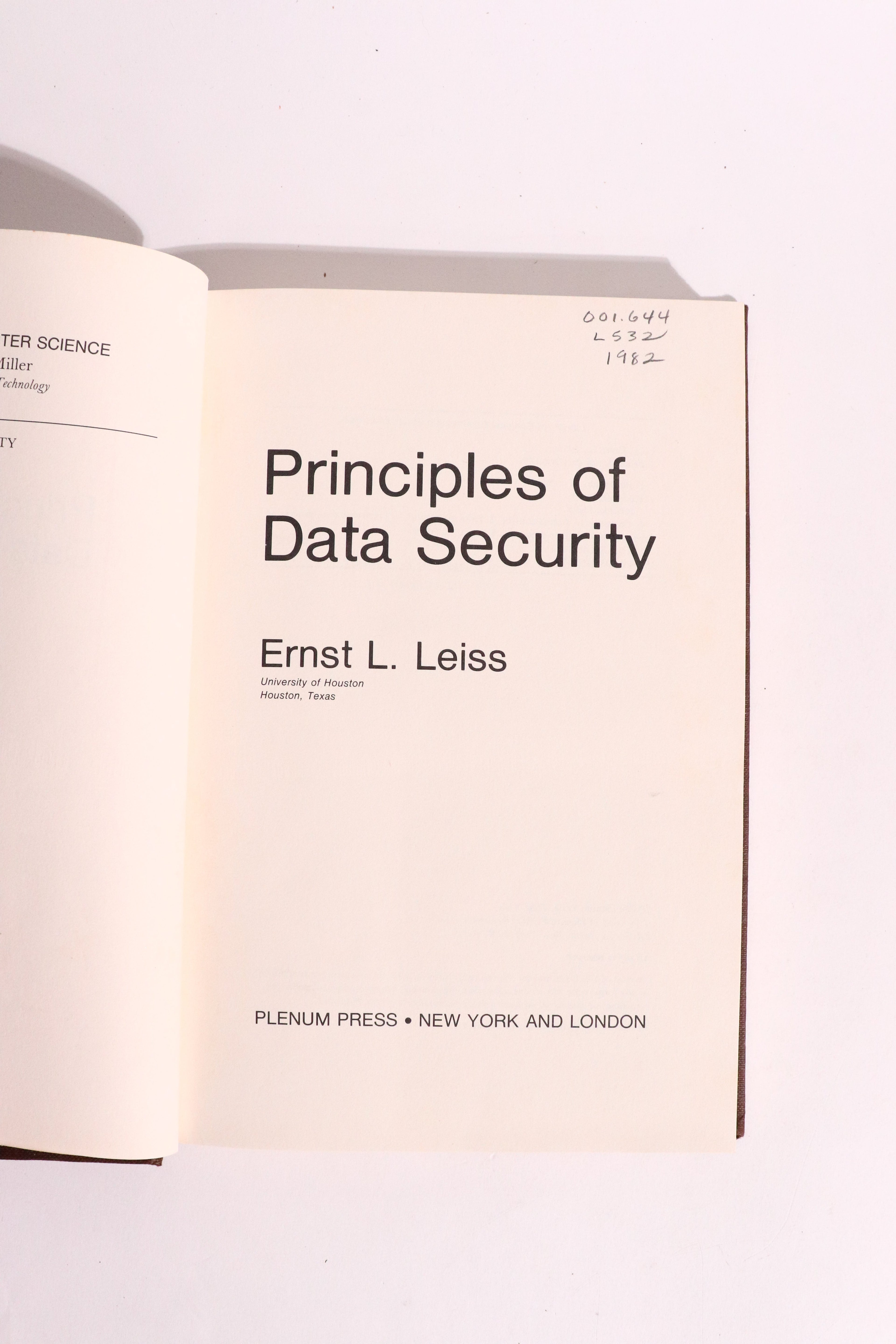 Principles of Data Security — Ernst L. Leiss, 1982 | Early Computer Security & Cryptography