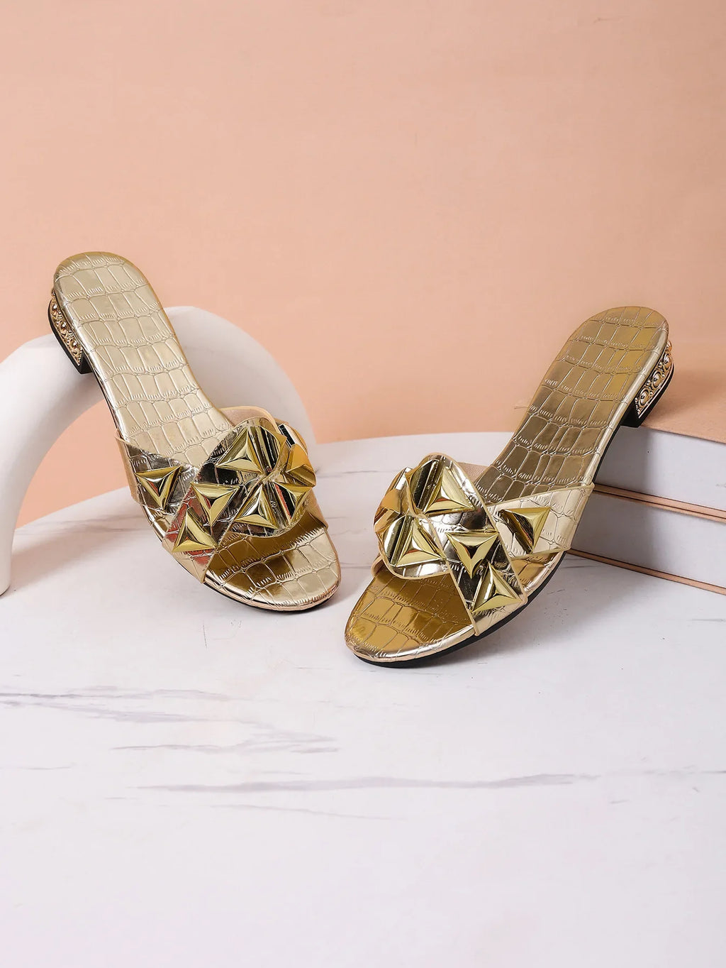 Women Shoes Ladies Flip Flops Designer Outside Female Slippers Summer New Luxury Sandals Fashion Walking Open Toe Slides