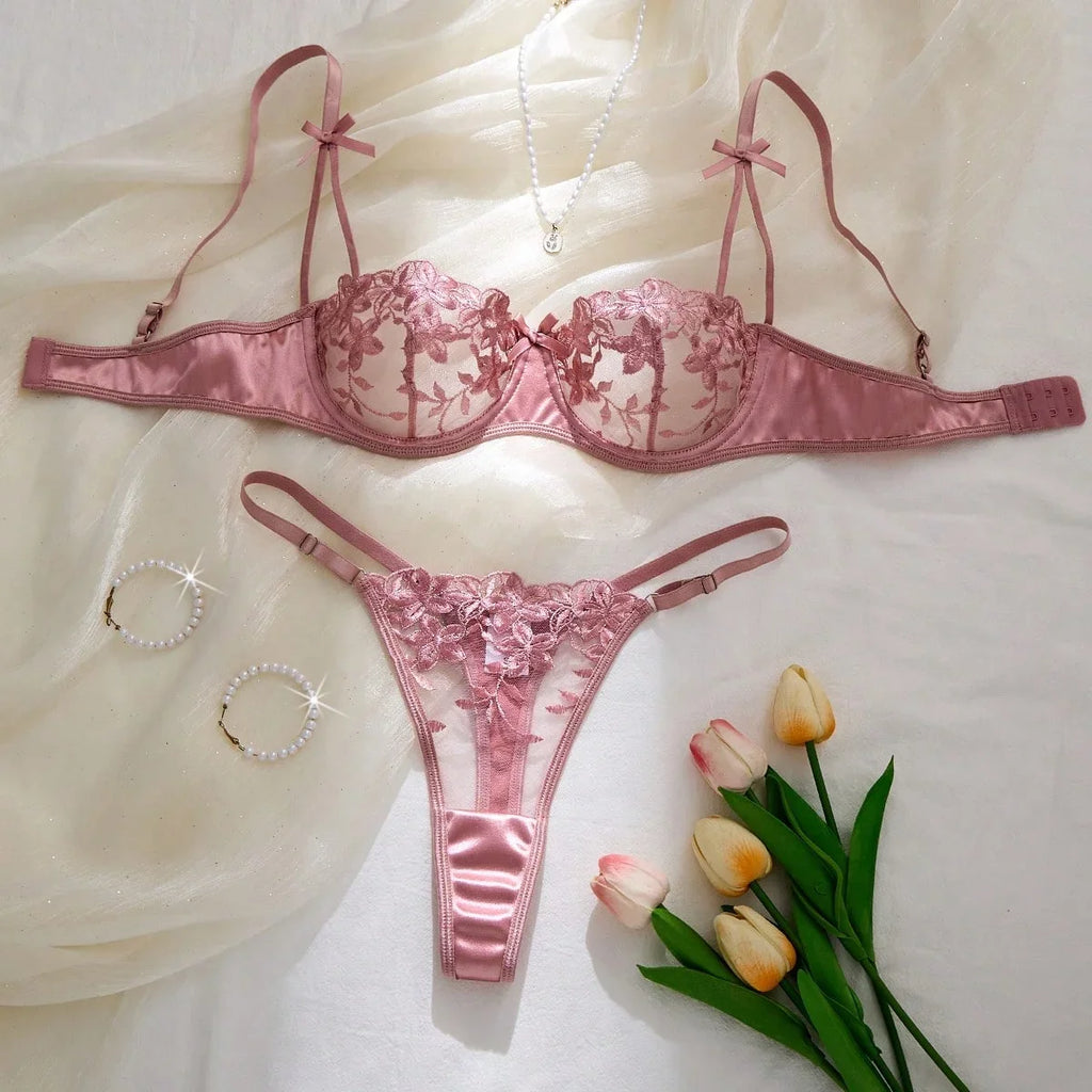 Valentine's Eve Light  Danube Group Ladies Sexy Lingerie Bra Women's Suit - the Temptation of a Seductive Night