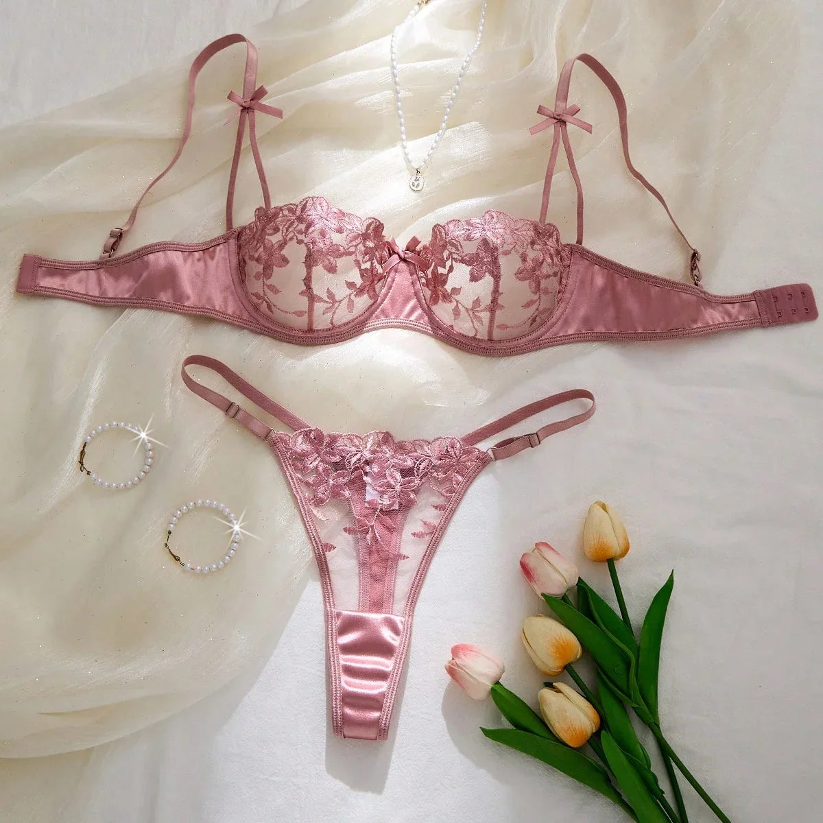 Valentine's Eve Light  Danube Group Ladies Sexy Lingerie Bra Women's Suit - the Temptation of a Seductive Night