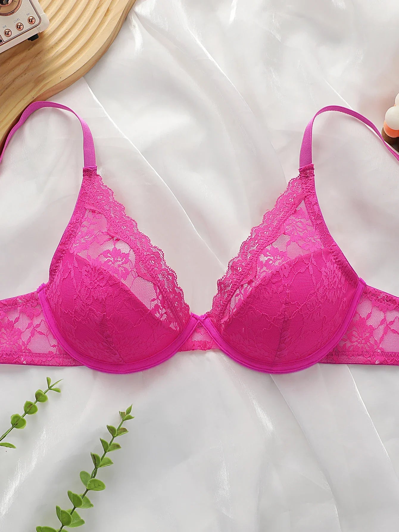 New fashionable rose red bra with steel ring lace thin sexy Lingerie semi transparent women's underwear 2635