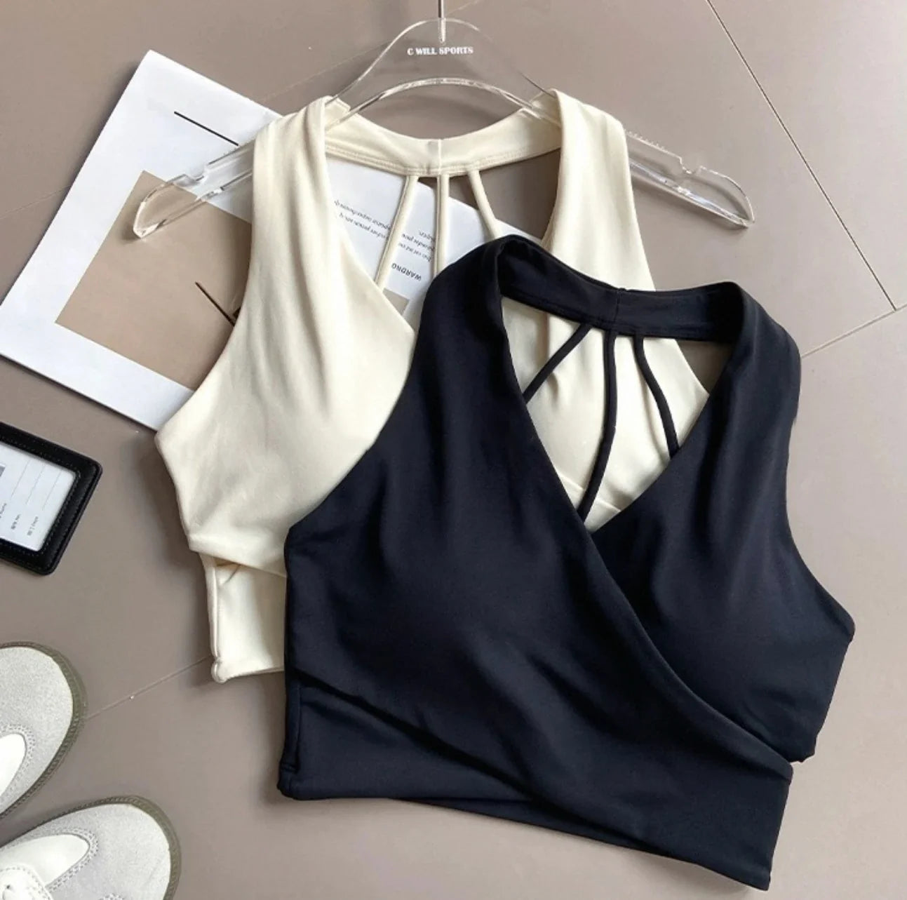 Women's Cross Back Sports Bra Shock Resistant Gathered Sexy Gym Running Bra Summer Yoga Vest Outdoor Comfortable Fitness Wear