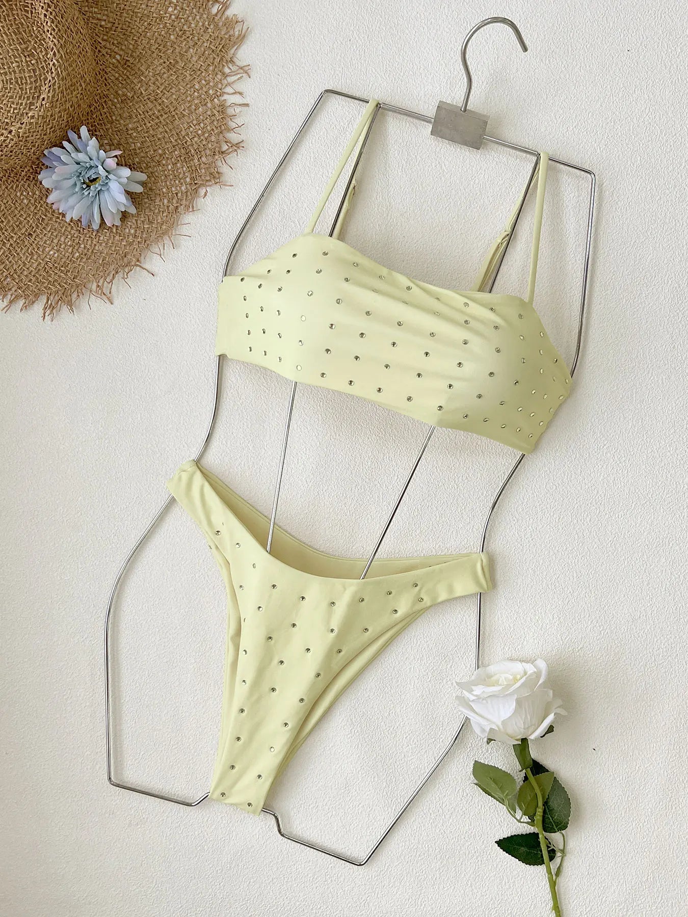 2026 Fashion Bandeau Women's Two-Piece Swimsuit - Trendy Beige Design Perfect for Beach Wear and Pool Parties Summer Getaways