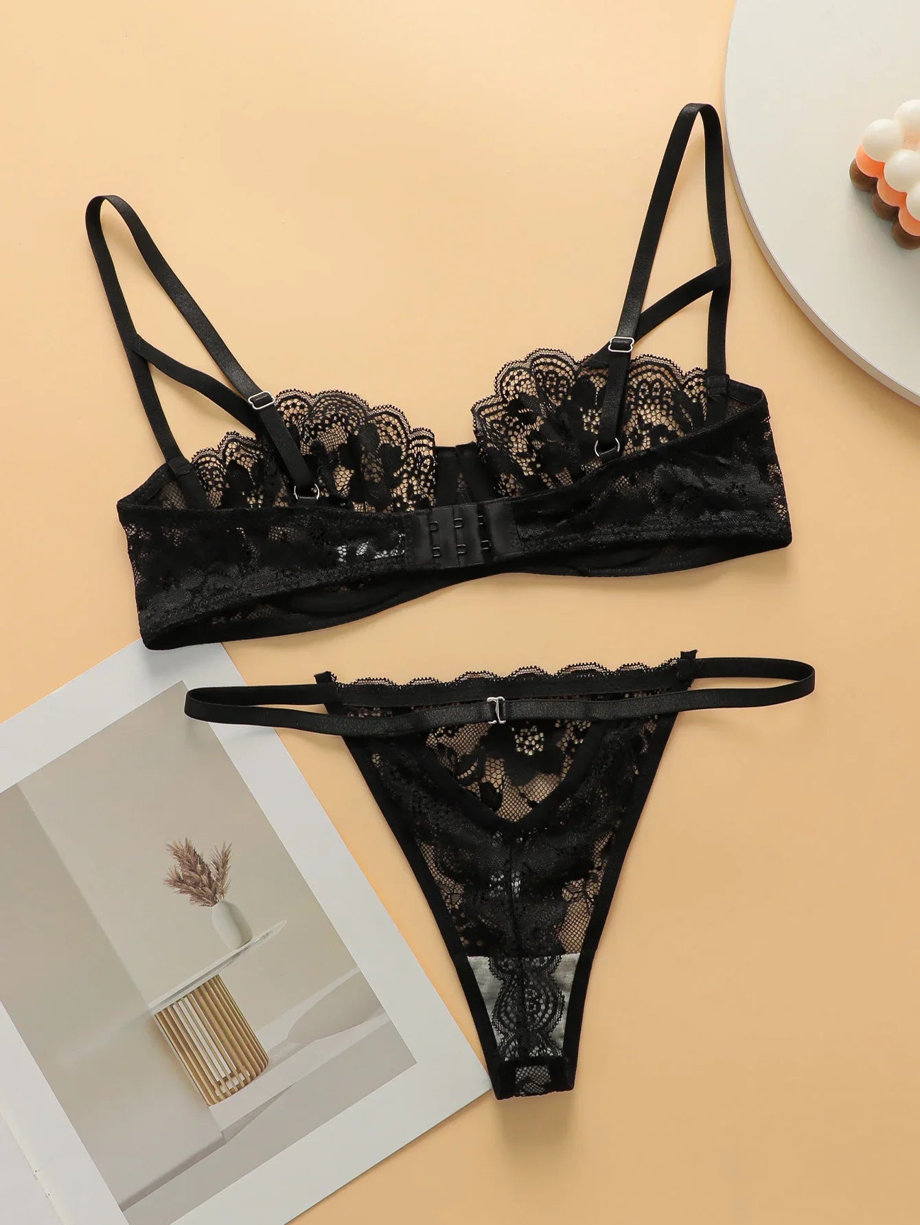 2-piece women's lingerie set with sexy ultra-thin lace and steel rims, push up bra with low waist seamless thong YS2451