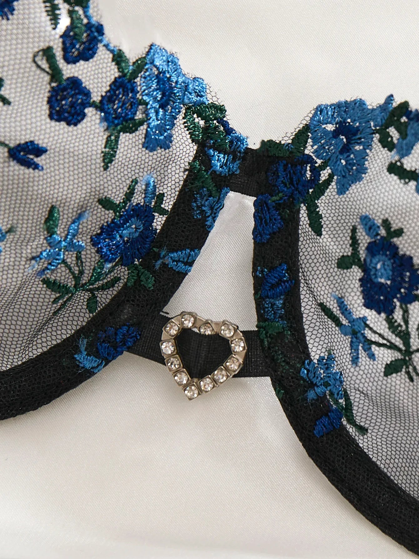 BlackBlue Embroidered Floral Lingerie Set - Sexy Bra And G-string Combo with Heart Decoration Underwear Set for Women ZA824027