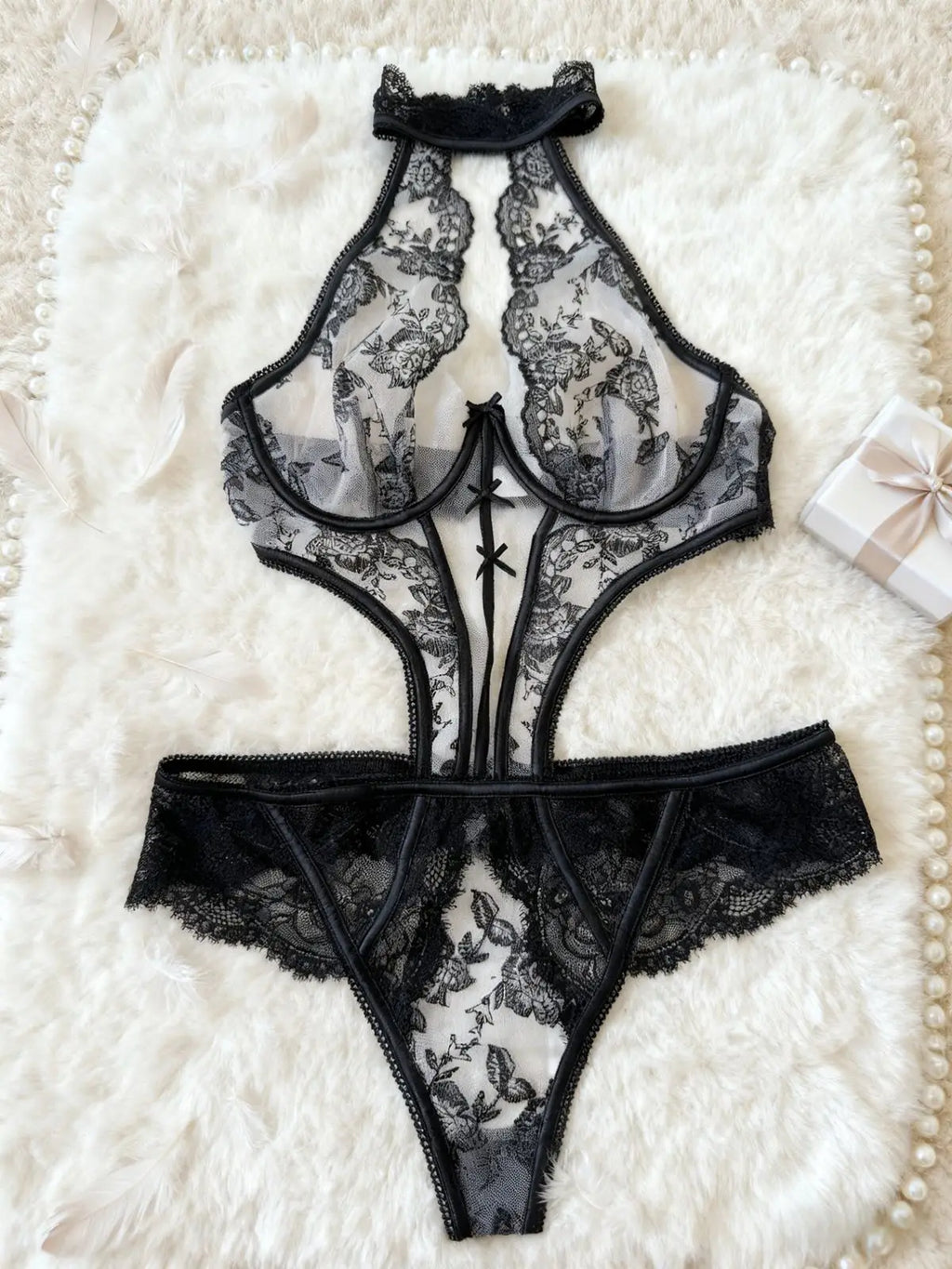 Toucheart Erotic Bodysuit Sexy Embroidered Underwire  Push-up Backless with Detachable Shoulder Straps See-through Halter Neck