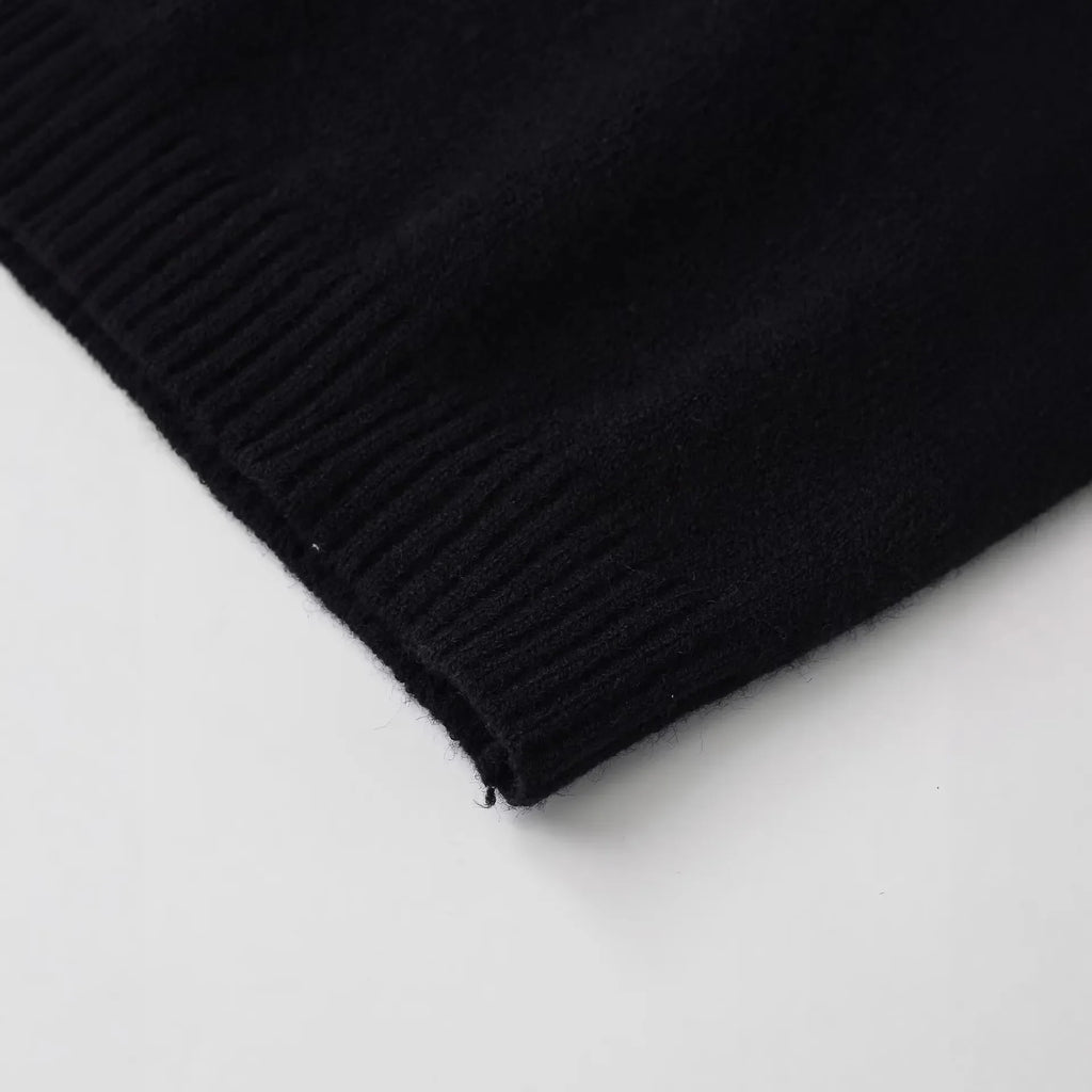 Fashion Casual Short-sleeve Knit Top With Black Short Sleeve Knit Top Gold Button Detail Round Neck Slim Fit Casual Sweater GRQ4