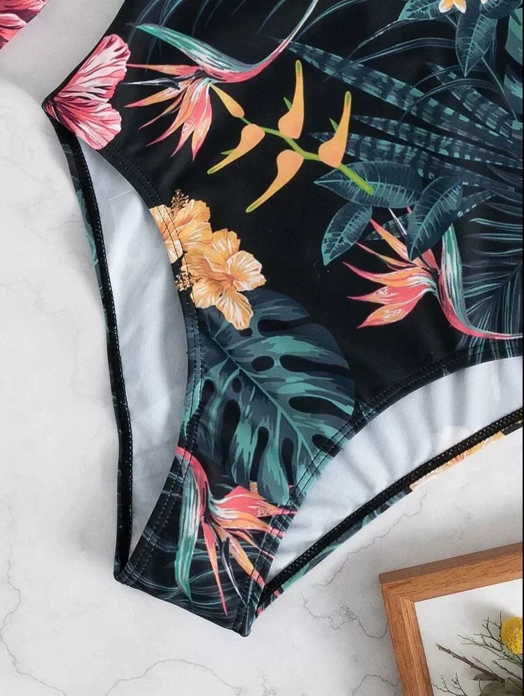 Ladies 2025 One-Piece High Collar Backless Fashionable Swimsuit Long Sleeve Suitable for Summer Beach And Swimming Pool