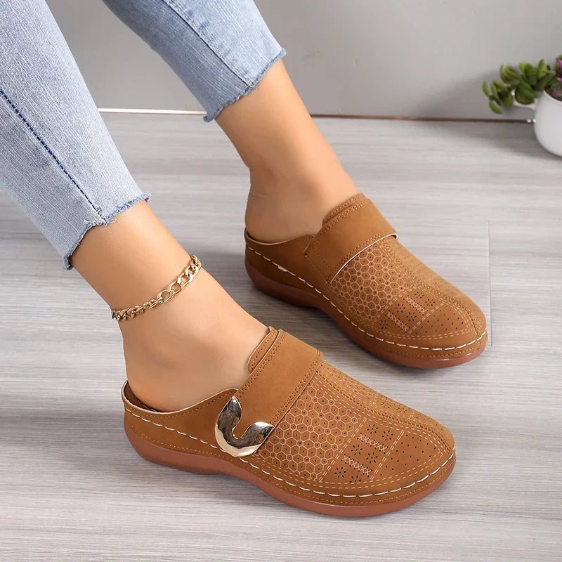 Closed Toe Med Heels Slippers Women Fashion Buckle Wedge Heel Sandals Woman 2025 Summer Lightweight Casual Non-Slip Beach Shoes