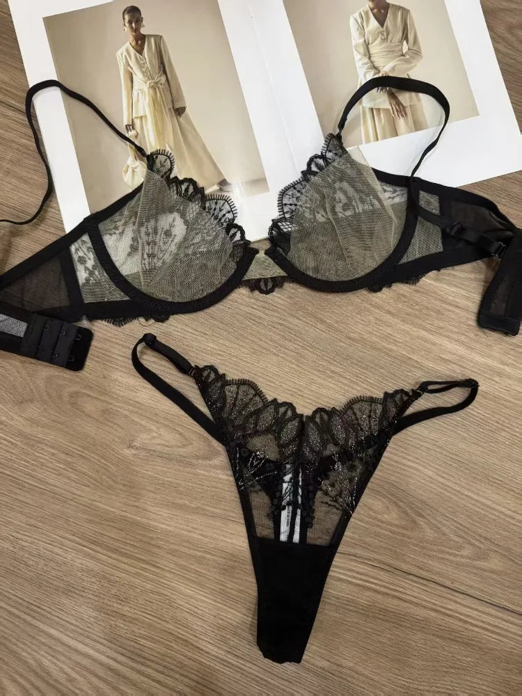 Toucheart Erotic Lingerie Panty 2PCS Thin Model See-through Lace Big Breasts Appear Smaller and Prevent Sagging Delicate Bra Set