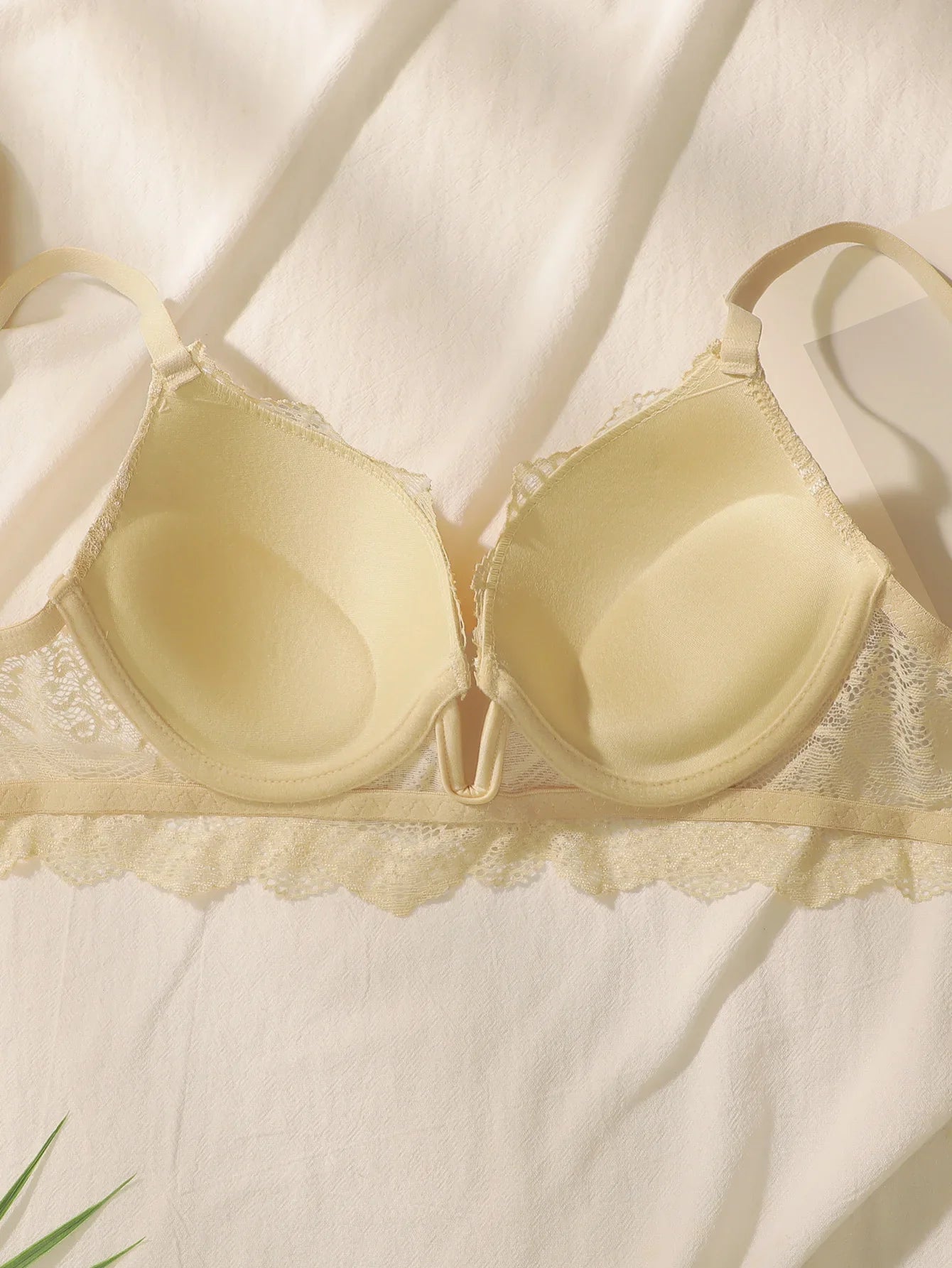 2024 New Women's Latest Production And Sales Pull Gathering Lace Underwear And Underwear Set U093