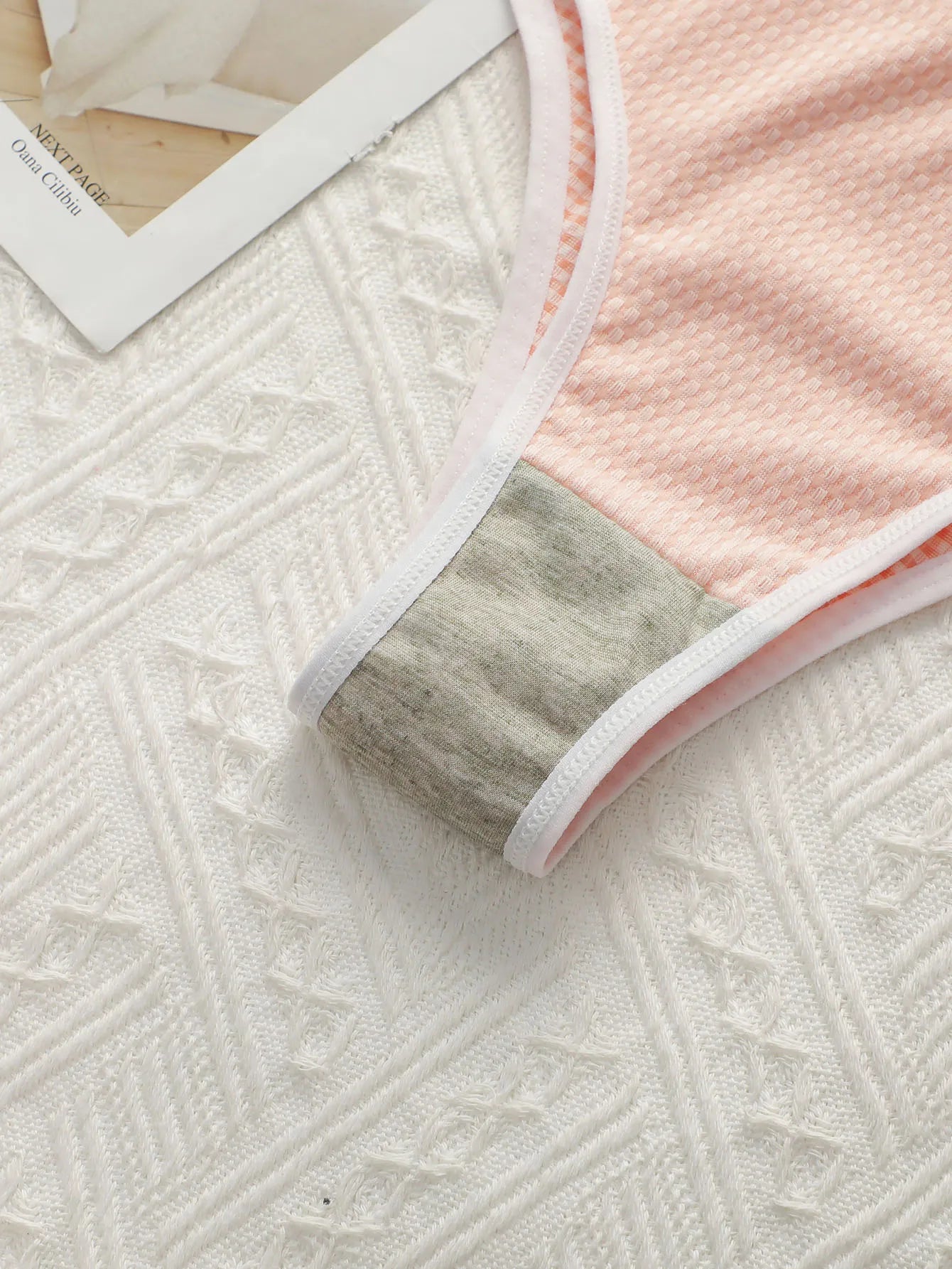 Women's Sexy High Elastic Underwear With A Seamless Cotton Triangle At The Waist And A Three Color Checkered Design C2482