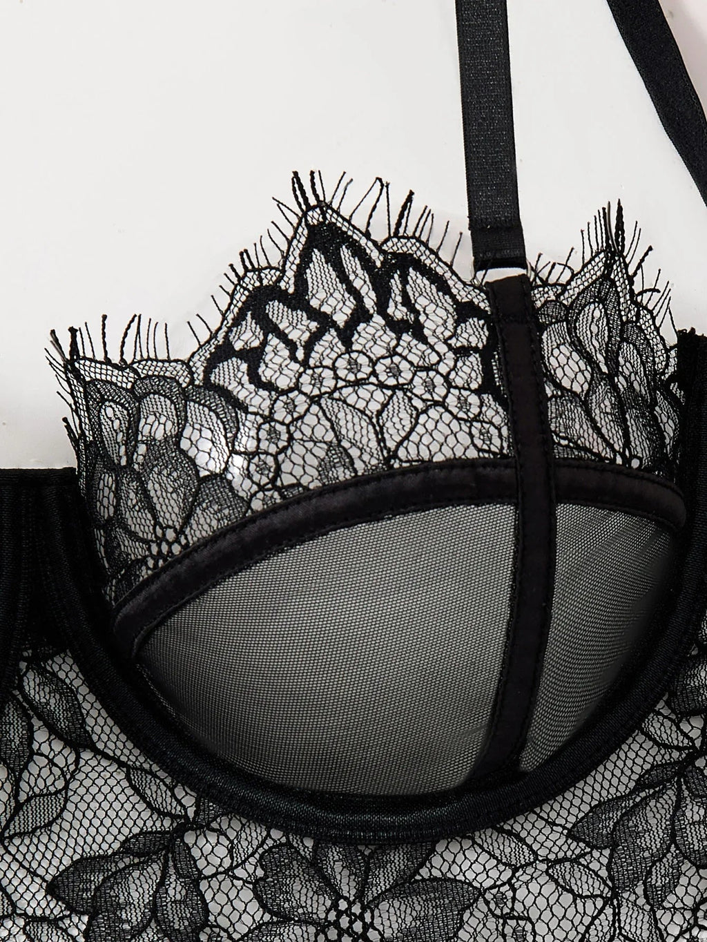 Ladies Sexy Lace Underwear Set Lace Flower Embellished Bra And G-string Sexy Feminine Briefs for Women