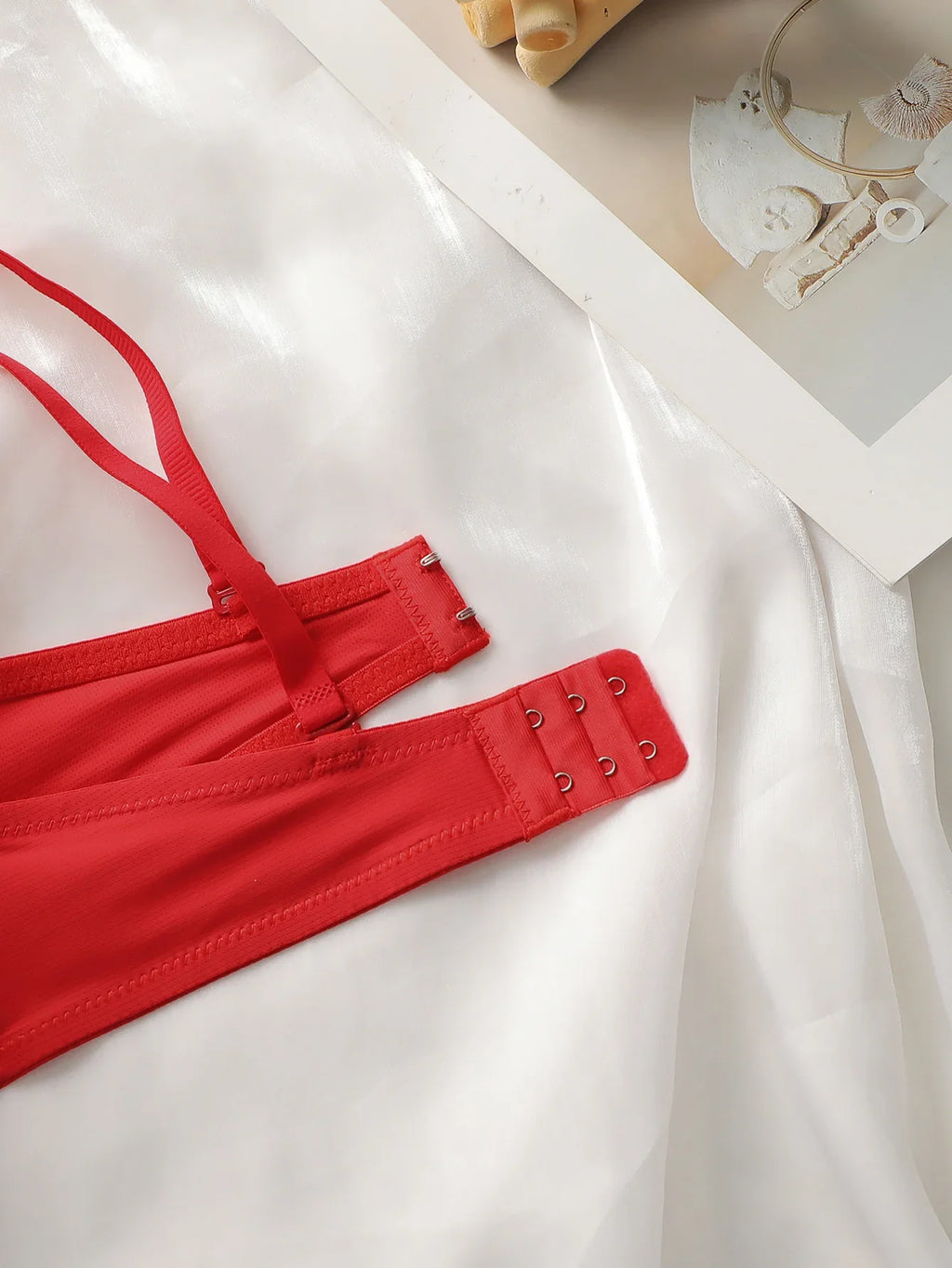 Women's smooth solid color sexy lingerie with steel rims gathered push ups adjustable shoulder straps comfortable bra B2089
