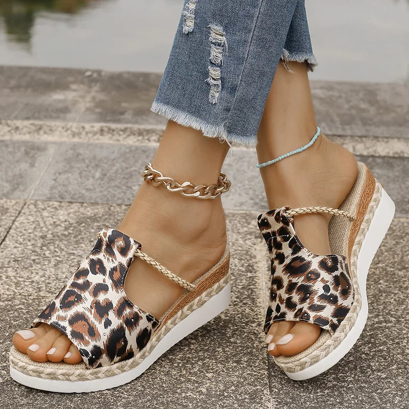 Fashion Leopard Print Wedge Slippers Women Summer Peep Toe Platform Sandals Woman Lightweight Non Slip Beach Sandles Plus Size