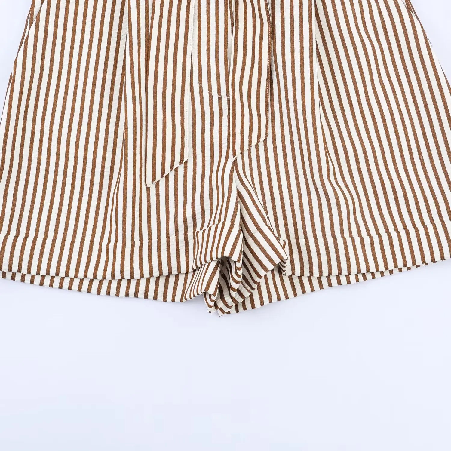 Women's Belted Striped Shorts Jumpsuit Women Striped Sleeveless Button Down Belted Pocket Detail Casual Jumpsuit For Summer 9X2T