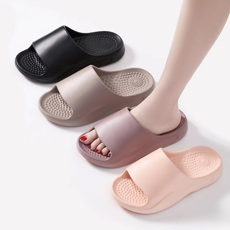 Non-Slip Shower Slippers Women Men Comfortable Soft Sole Couple Slippers Summer 2025 Lightweight Flat Heel Bathroom Slides