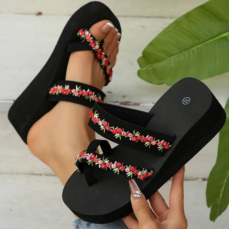 2025 Thick Bottom Clip Toe Slippers for Women Fashion Floral Fabric Wedge Sandals Woman Summer Eva Wear-Resistant Slides Female