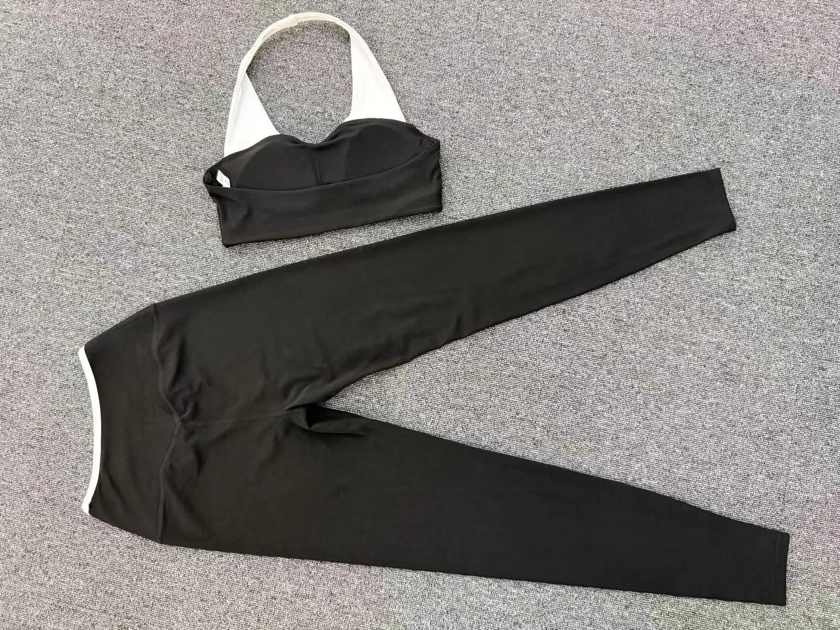 2 Pieces Color-block Yoga Sets Women  Hanging Neck Sports Bra High Waist Pants Built-in Pockets Outdoor Fitness Workout Suit