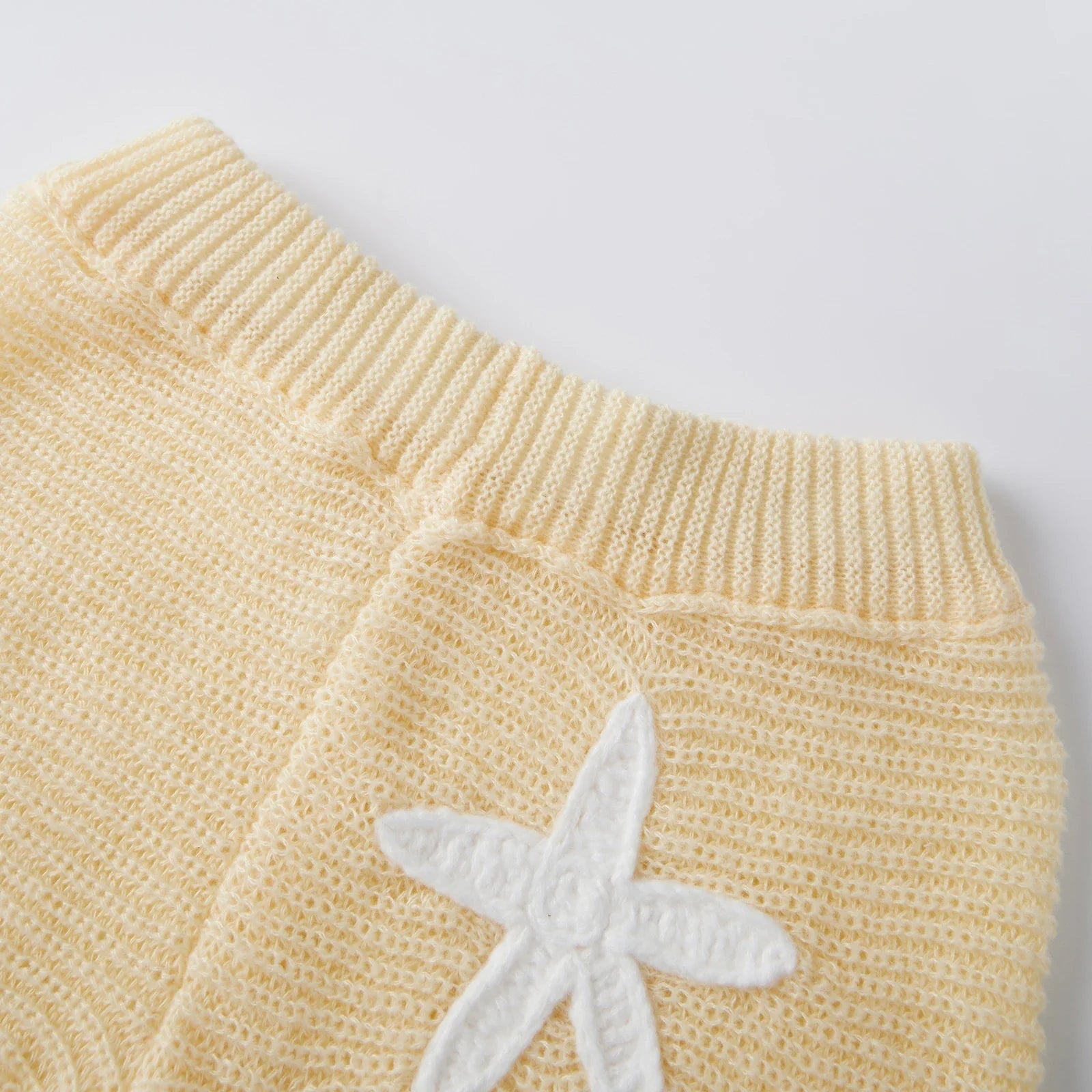 Women Slim Fit Stylish Decorative Starfish Ribbed Elastic Mid Rise Shorts Spring/Summer Holiday Beach Casual Knit Shorts