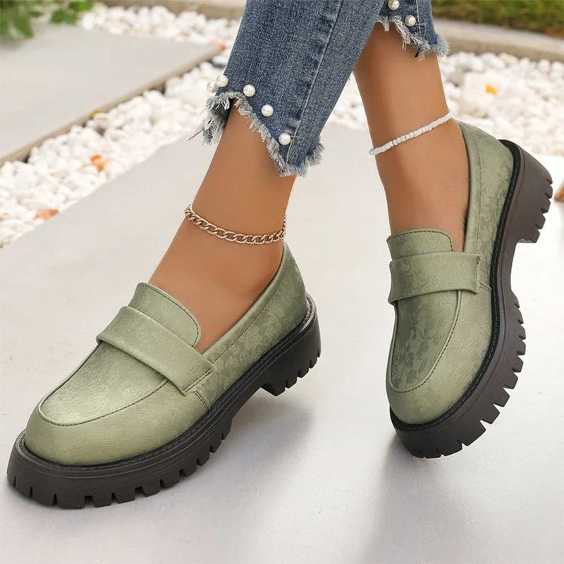 Fashion Green Stain Loafers Shoes Women 2025 Round Toe Embroidery Shoes for Woman Plus Size Platform Casual Shoes Ladies