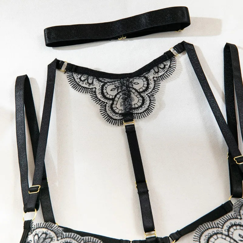Toucheart 5 Piece Sexy Embroidery Underwear Set for Women Mesh Patchwork See-through Halter Underwear Garters Sexy Lingerie Set