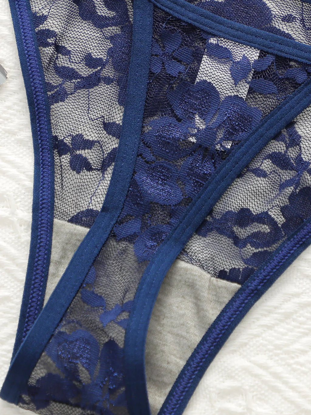 3-Pack Multi-Color Lace Thong Low-Waist Seamless Hollow Easy Wash Quick Dry Comfortable Fitting Underwear C305