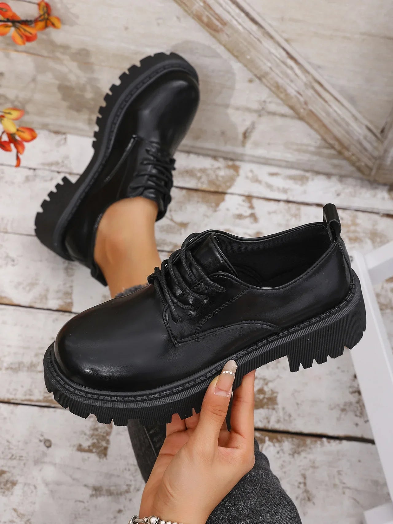 Women Spring New Black Platform Flats Shoes Women Loafers Slip on Boat Shoes Designer Casual Leather Oxfords 2026