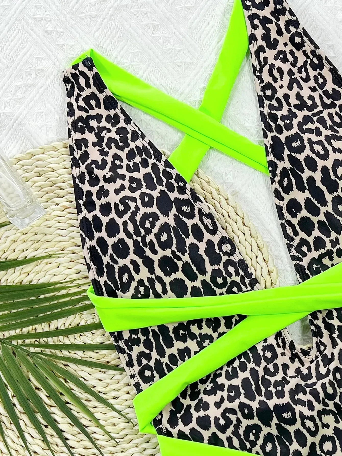 2026 New Sexy One Piece Swimsuit Swimwear Women Leopard Deep V-neck Cross Strap One-piece Bathing Suit Beachwear Banadores Mujer