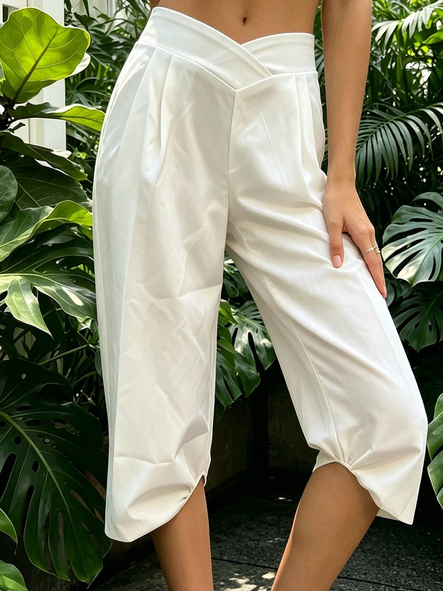 Summer Women Cargo Capri Pants Elastic Waist Cuffs Cropped Trousers with Side Pockets Fashion Casual Loose Fit Pants Streetwear