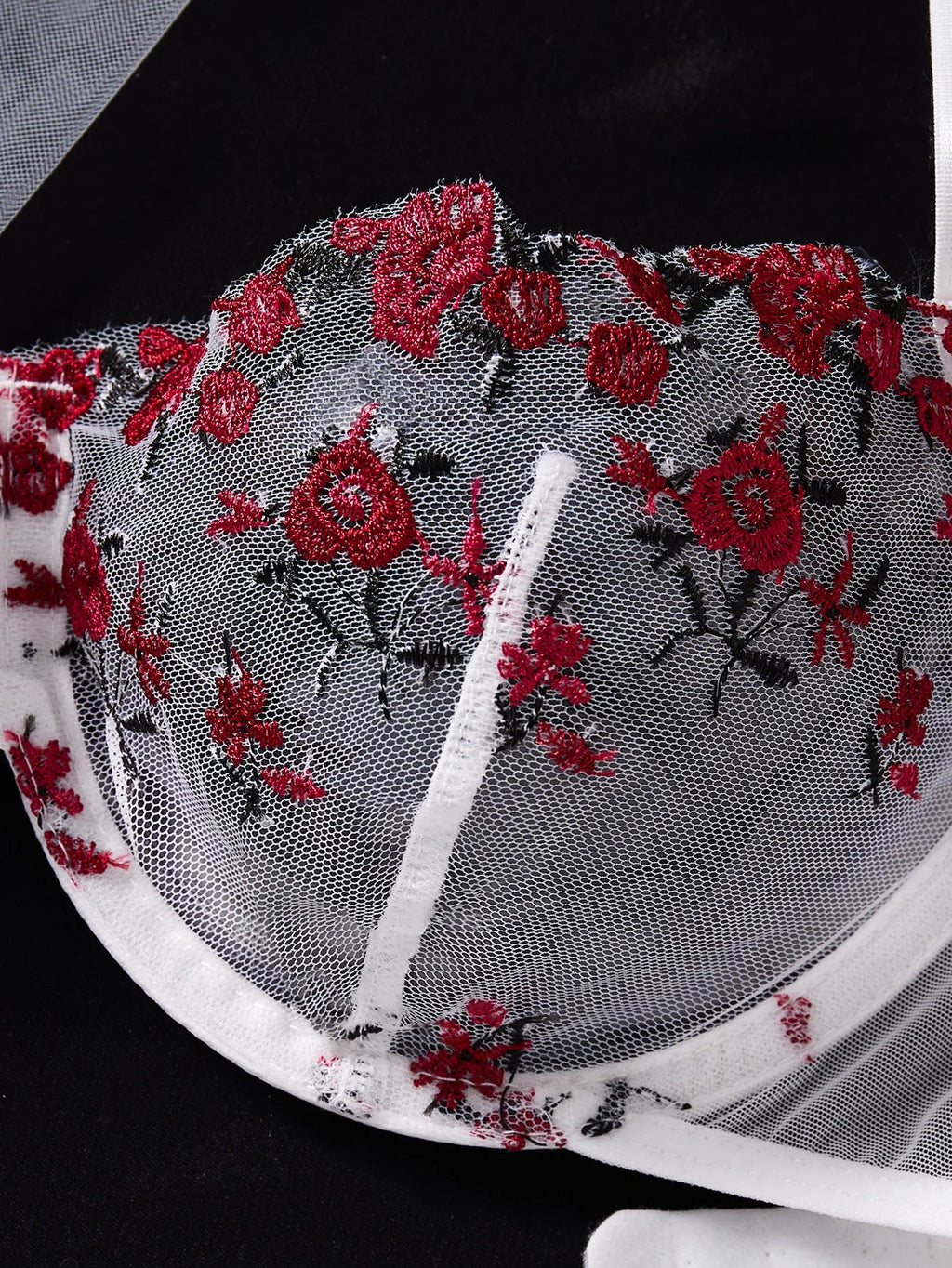 White embroidered floral lingerie set - a sexy bra and thong combination with heart-shaped decorations for ladies ZA824026