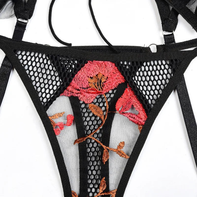 Toucheart 4-Piece Sexy Lingerie Set Women Embroidered Flower Straps Cross Hollow Out Mesh Patchwork Sexy Lace Up Bra Garters Set