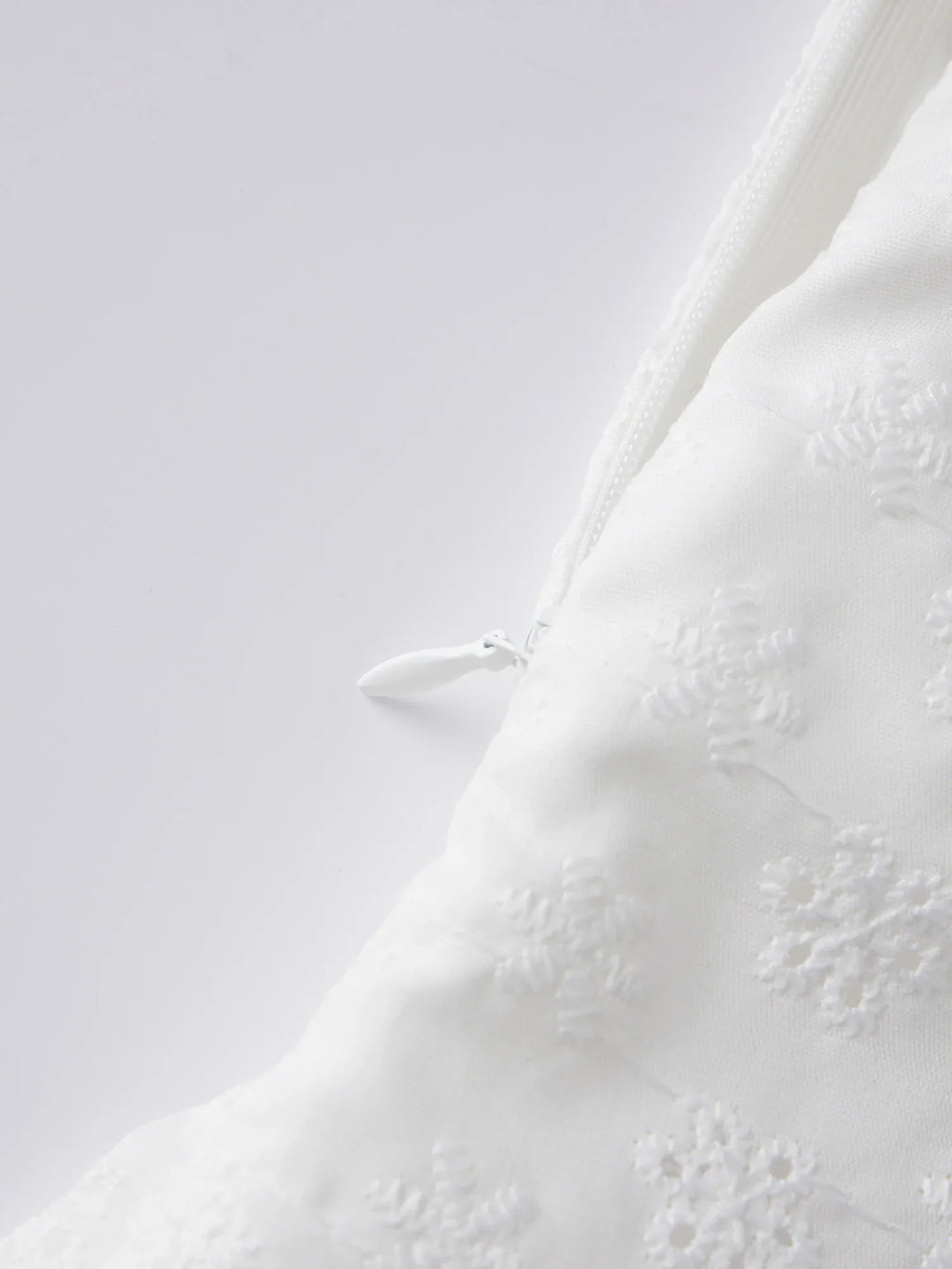 2026 Summer Women's Floral Eyelet White Cami Dress Sleeveless Square Neck A-line Dress Beach Bohemian Retro Sundress