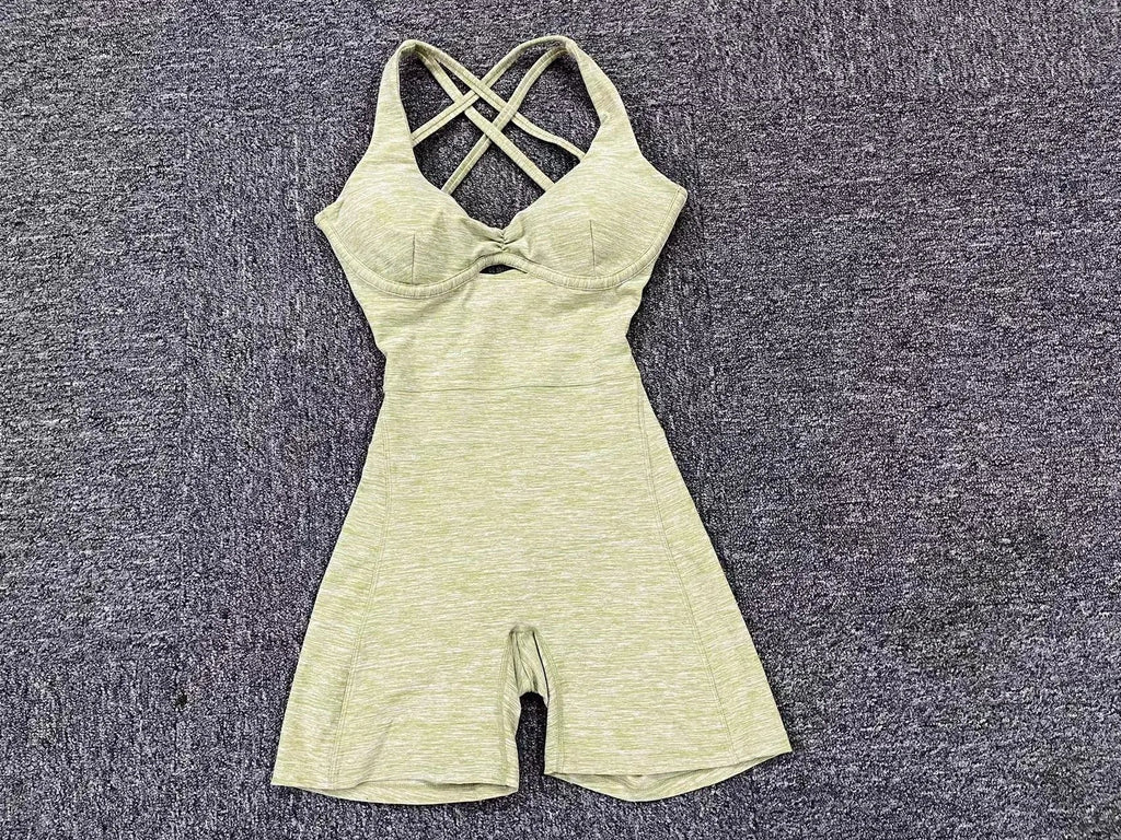 Adjustable double straps Open back  V shape back design Scrunch butt No front seam Flatlock Inseam  Removable pads BODYSUIT
