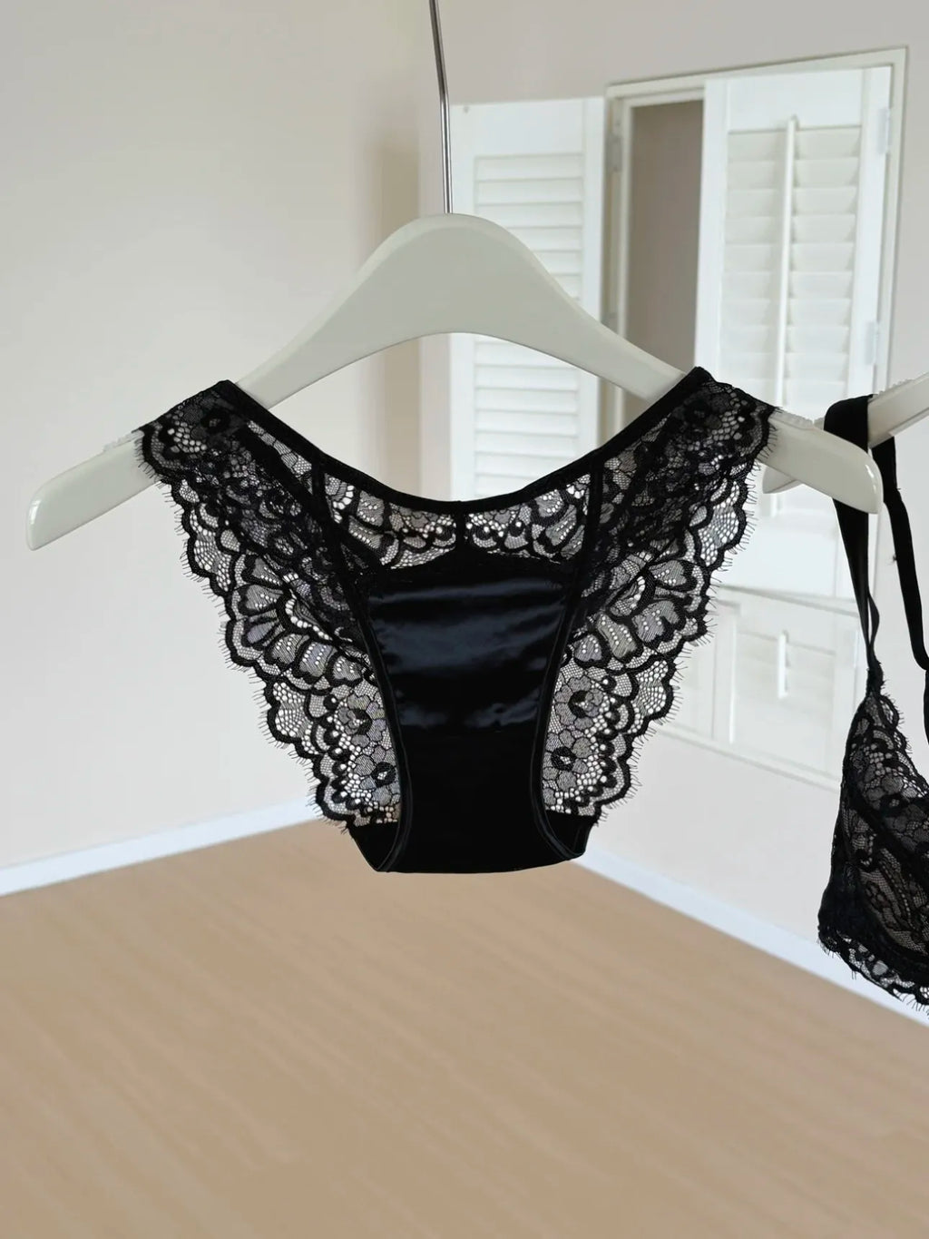 Sexy French Lace U-Back Minimizer Bra Set for Large Bust | Push Up Anti-Sagging Deep V Bralette | Summer Bestseller MOYISU Panty