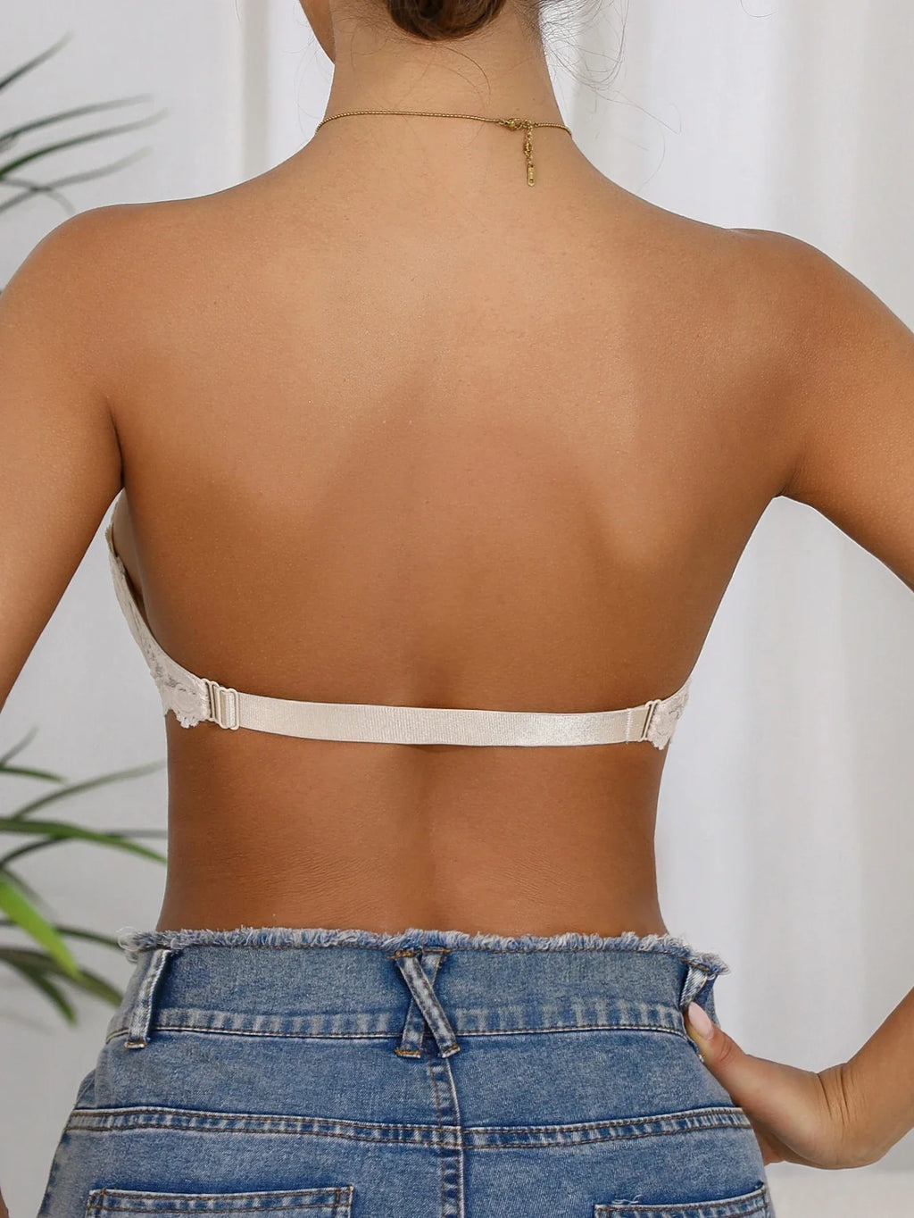 Single-Piece Half-Cup Women's Bra with Front Closure, Solid Color, Simple and Sexy Lace Trim, Strapless, Invisible Details, Anti-Slip Design, Push-Up Effect