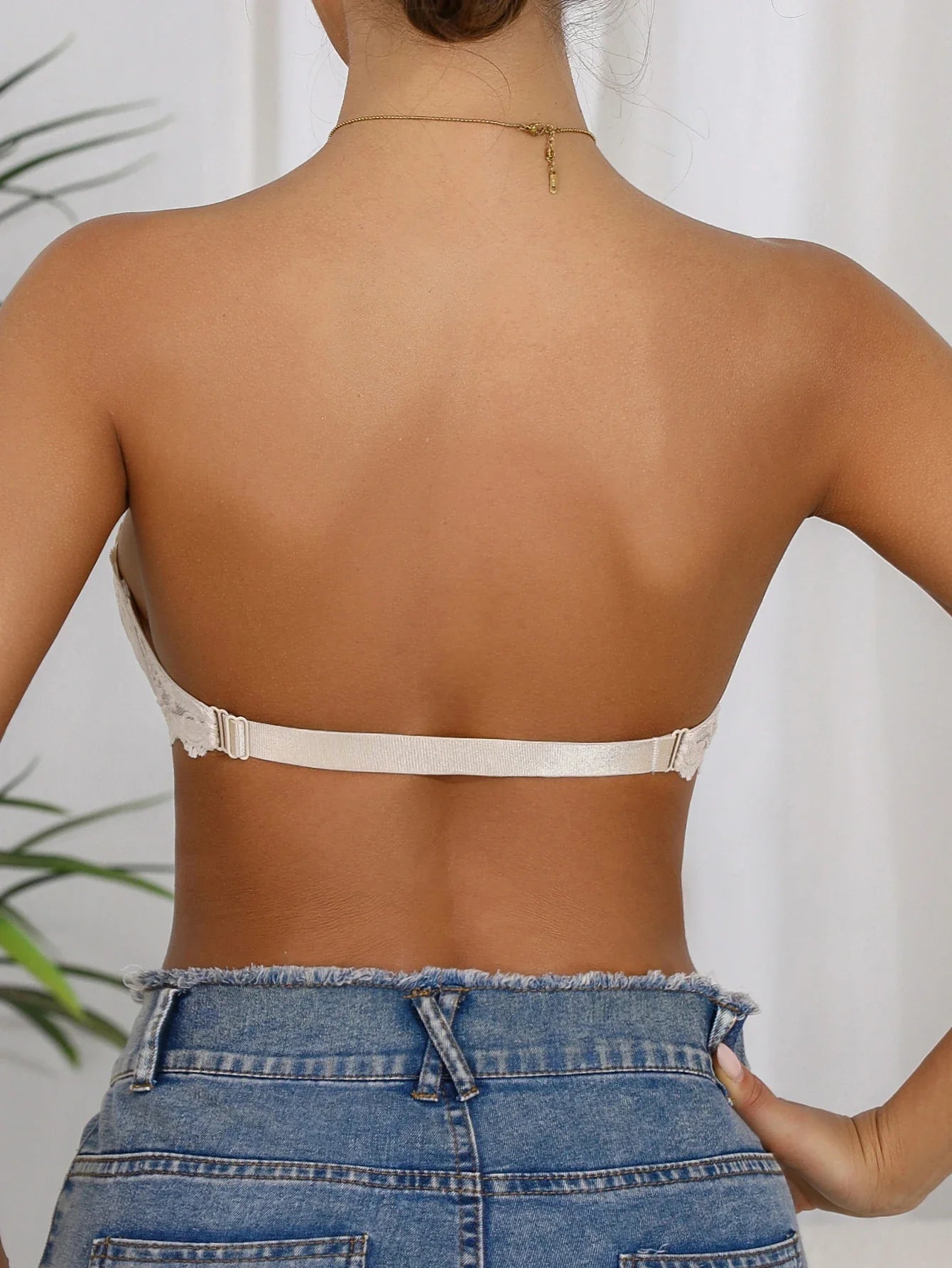 Single-Piece Half-Cup Women's Bra with Front Closure, Solid Color, Simple and Sexy Lace Trim, Strapless, Invisible Details, Anti-Slip Design, Push-Up Effect