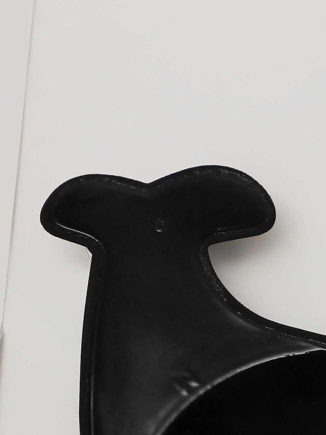 Dolphin front buckle European and American breathable invisible silicone anti sagging bra gathering and lifting chest patch