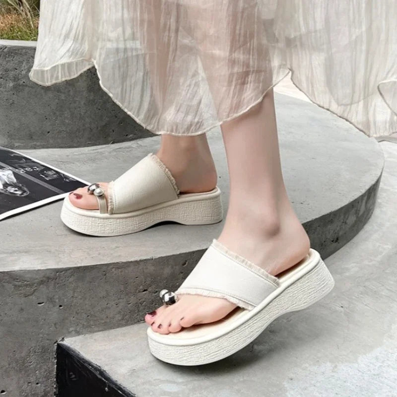 Women's Thick Heel Sandals Summer New Style  Trendy Toe Covering Flat Sandals Simple Design Rubber Sole