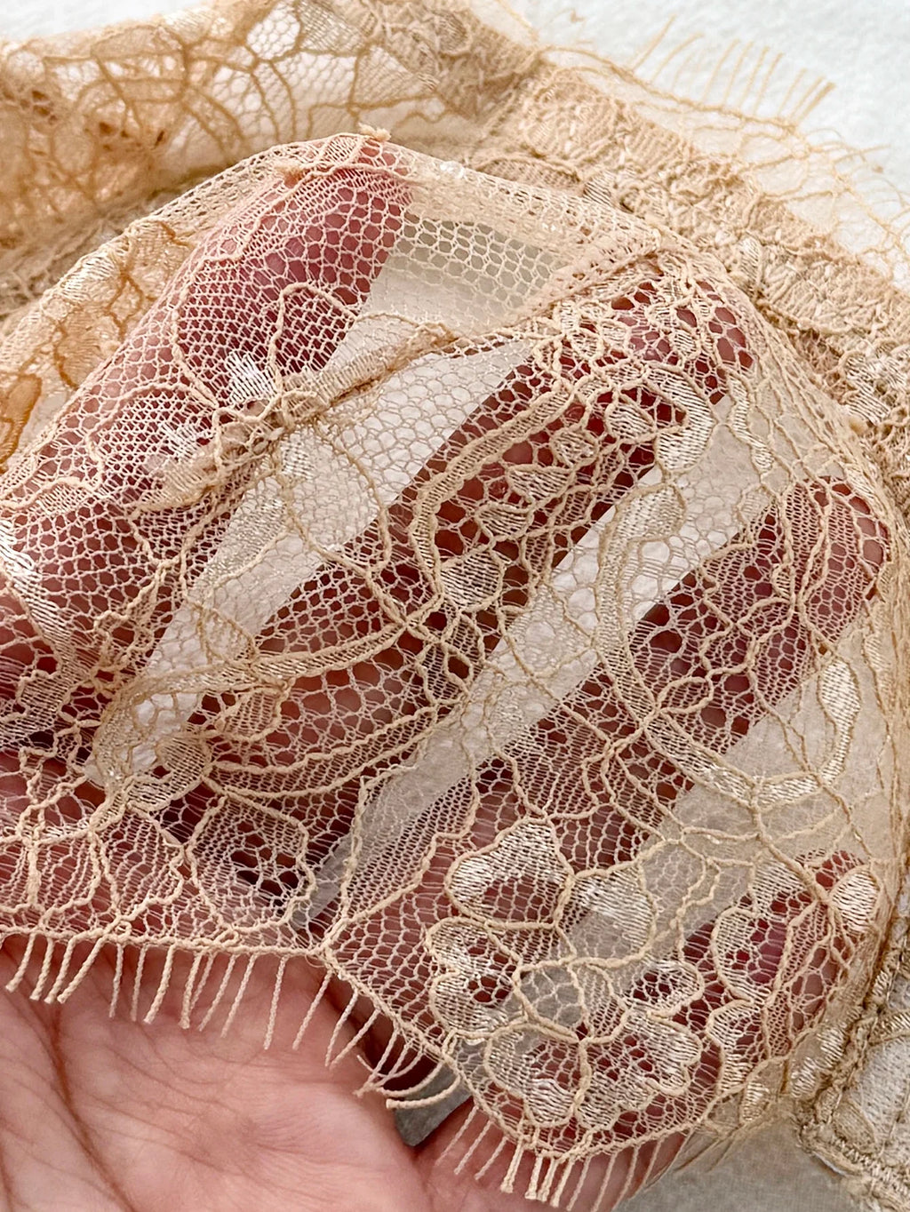 Ladies' Basic Style Thin Lace Bra And Panty Set Seamless Single Layer Eyelet Underwear Comfortable Intimate Apparel