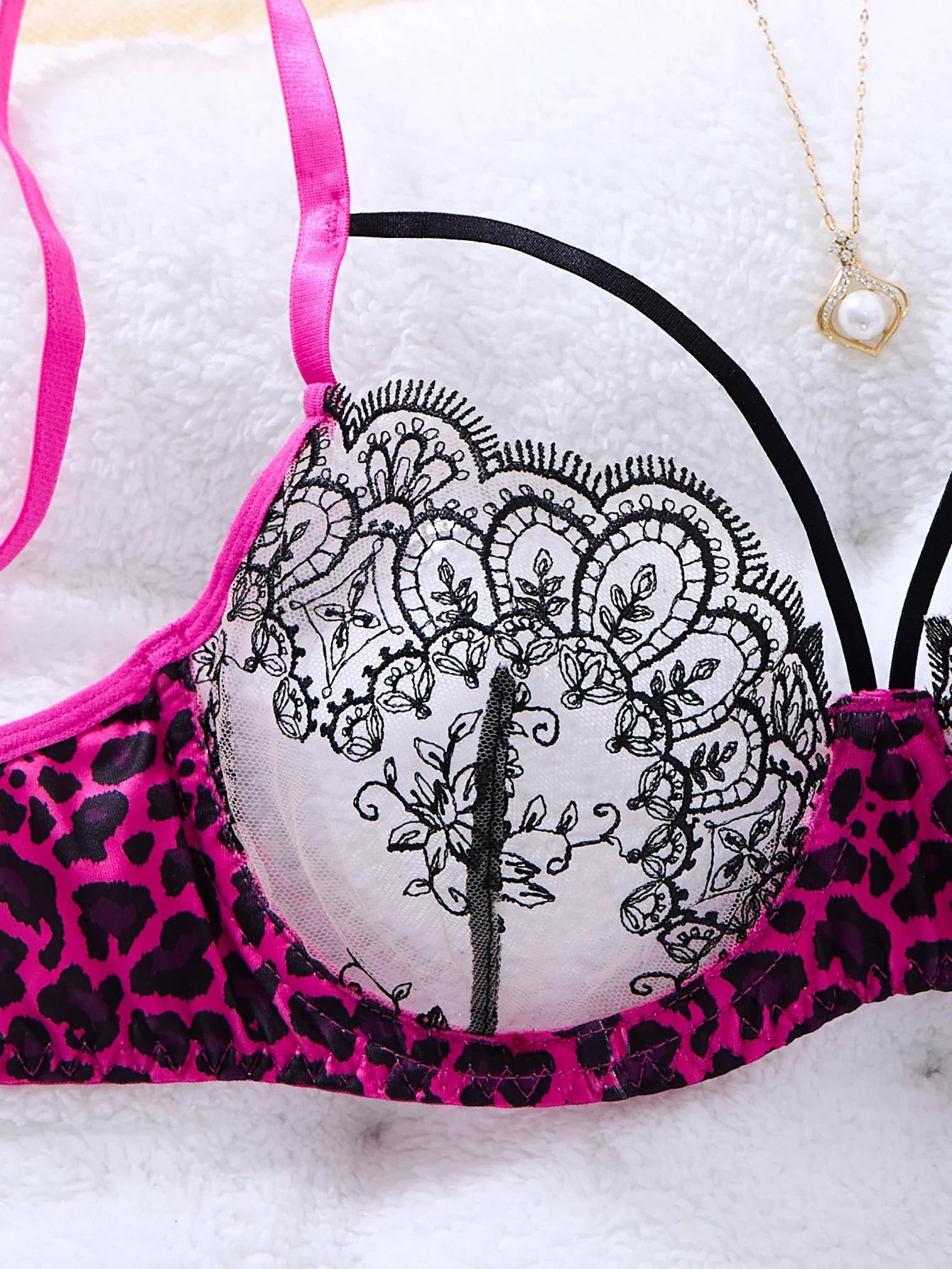 Sweet and cool leopard print patchwork lace lingerie set - Hot girl style mesh embroidered half-cup bra thong set ZA825120