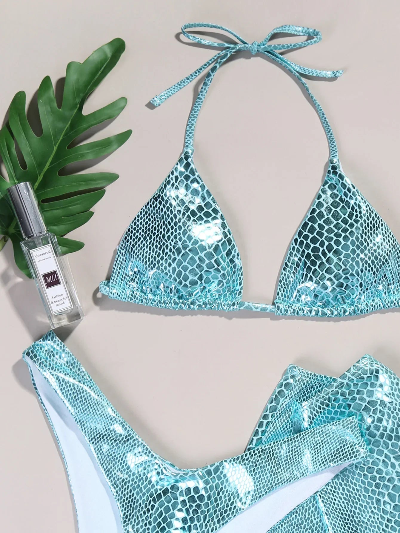 Sexy Swimsuits Women Halter Bikini Lace Up Green Snakeskin Print Pleate Skirts 3 Piece Swimwear Beach Bathing Suit Swimming Suit