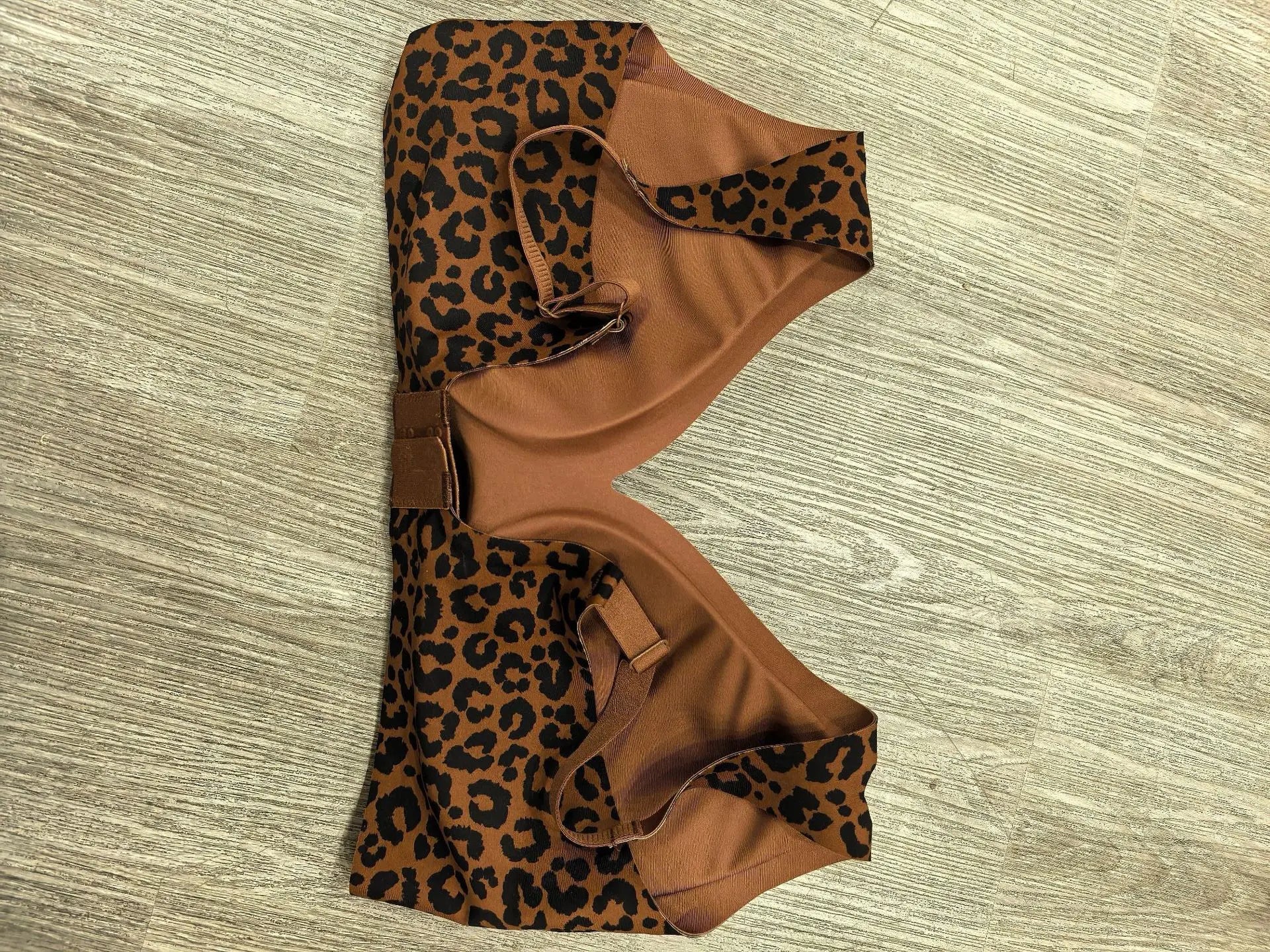 Women's Leopard Print Push-Up Seamless Bra Wire-Free Triangle Cup with Medium Mold Underwear Sexy and Comfortable Push-Up