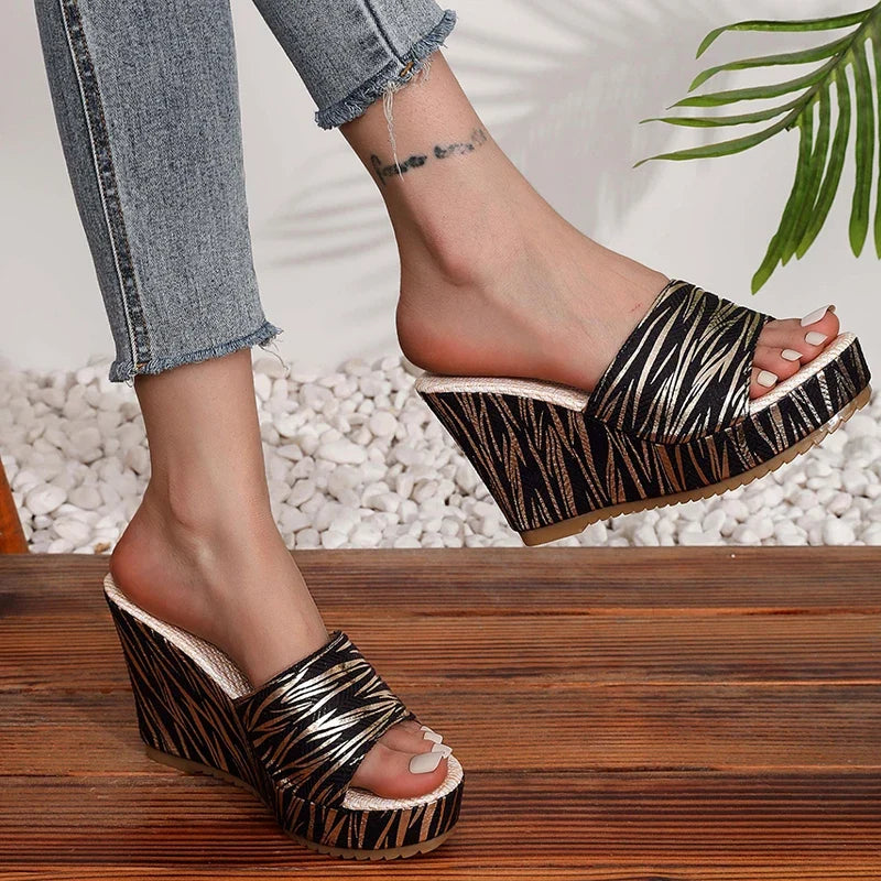 Fashion Stripe Print Thick Bottom Slippers Women New Wedge Chunky Platform Sandals Woman Summer Daily High Heel Slides Female