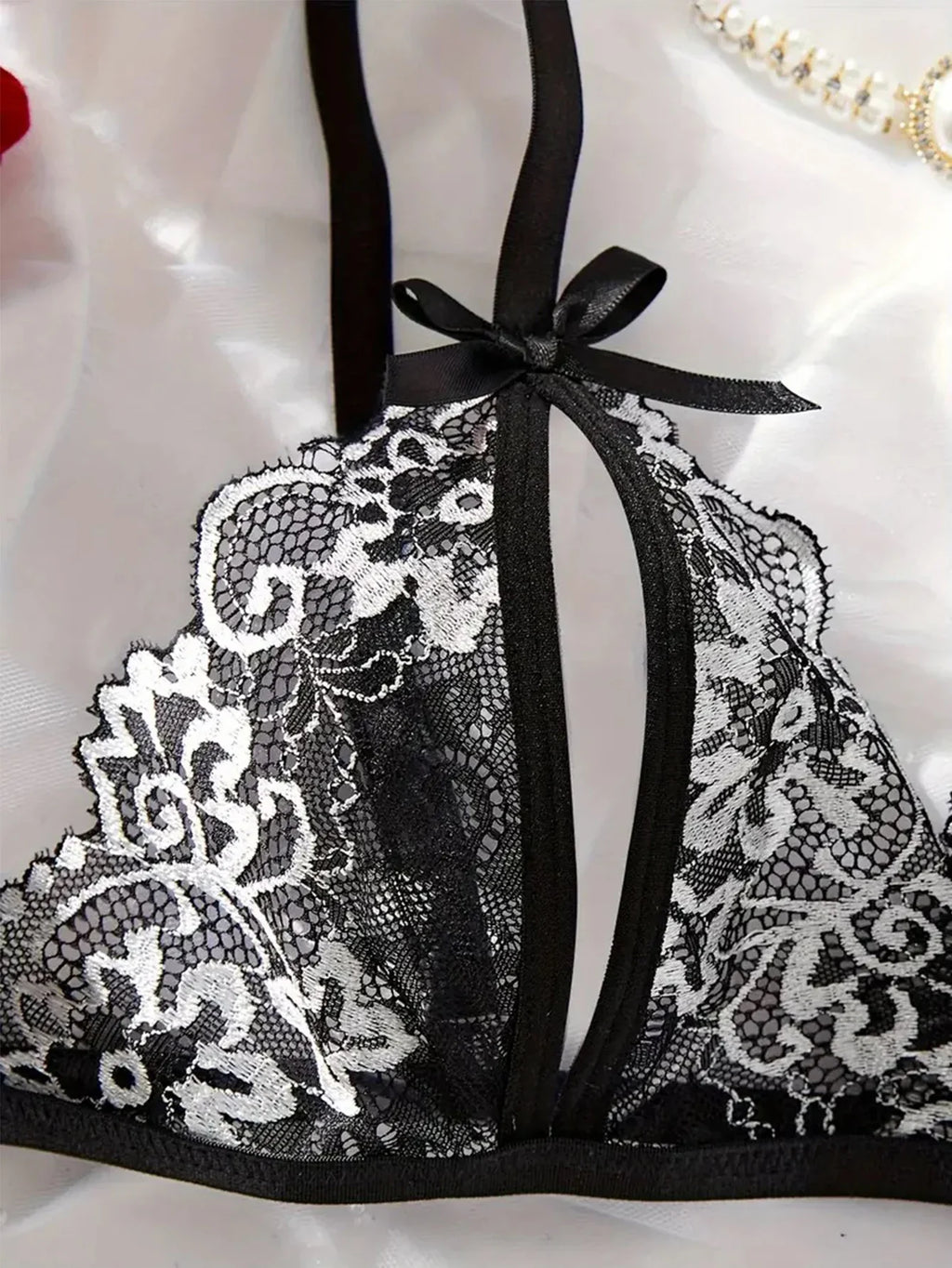 Floral Lace Sexy Lingerie Bow Open Split Cup Intimates Bra And Thongs Sets Crotchless Naughty Porn Sex Outfit Women's Underwear