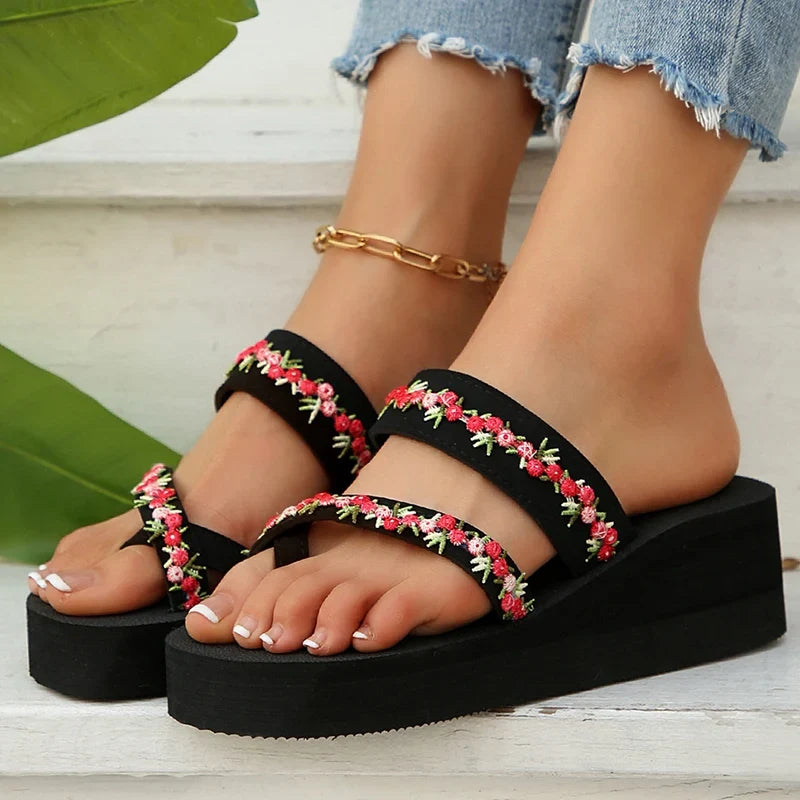 2025 Thick Bottom Clip Toe Slippers for Women Fashion Floral Fabric Wedge Sandals Woman Summer Eva Wear-Resistant Slides Female
