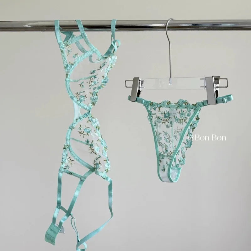 French Floral Lace Bra Set Push Up Underwire Large Bust Sheer Mesh See Through Sexy Bra Embroidery Demi Cup Lingerie Set MOYISU