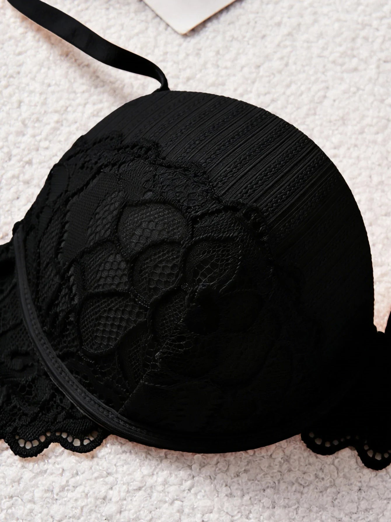 3Pcs-5Pcs Women's Bra with Patterned Engraved Cups, Sexy Lace Minimizer Bra, Underwire Push-Up Fashionable Women's Intimate Underwear